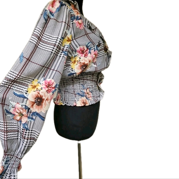 Floral Plaid Blouse-Size Medium - Picture 13 of 16